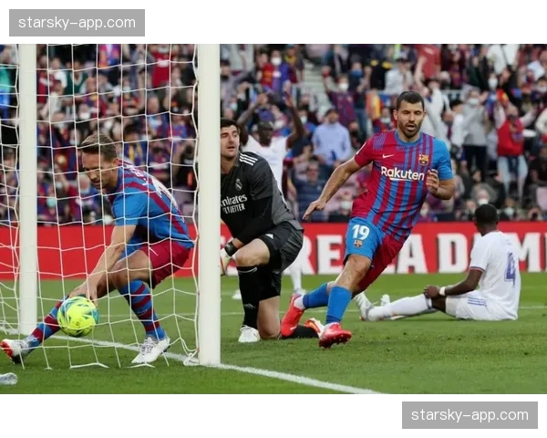 维尼修斯终结十三轮进球荒 世界波破门展现个人能力