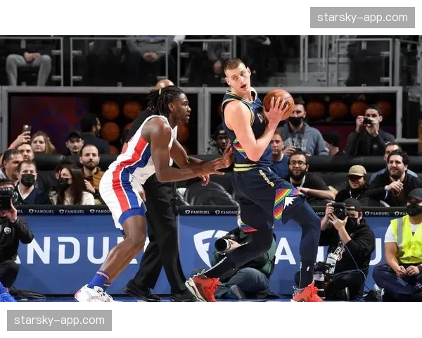 坎宁安33分9篮板7助攻 活塞核心在战术体系中持续进化